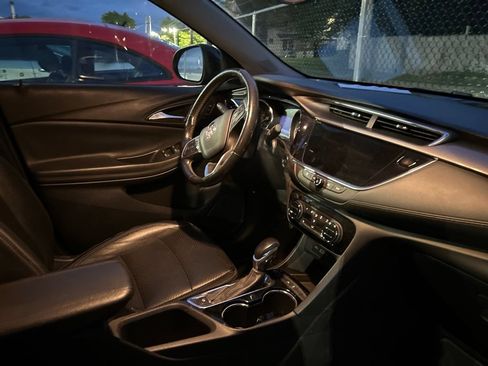 Used 2020 Buick Encore GX Essence w/ Experience Buick Package FWD image 9