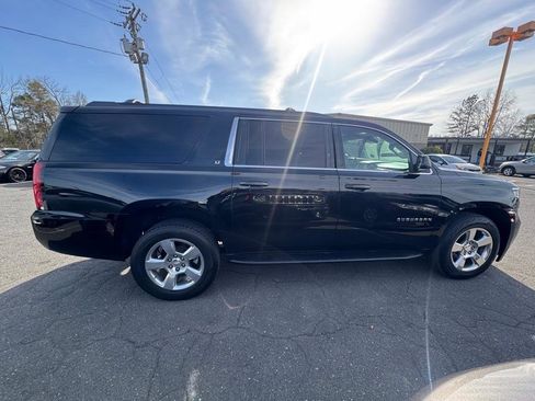 Used 2015 Chevrolet Suburban LT image 4