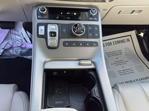 Used 2023 Hyundai Palisade Calligraphy image 21