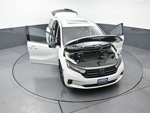 Certified 2023 Honda Odyssey Sport image 59