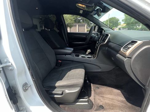 Used 2016 Jeep Grand Cherokee Laredo image 25