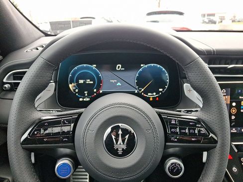 New 2026 Maserati Grecale Modena image 10