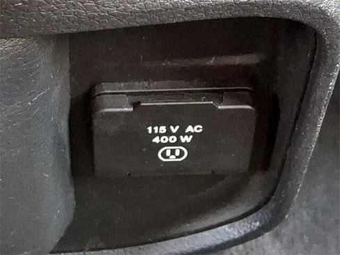 Certified 2022 RAM 1500 Laramie image 32