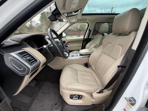 Used 2017 Land Rover Range Rover Sport HSE image 4