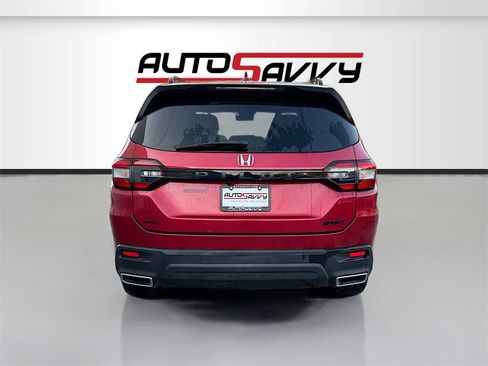 Used 2023 Honda Pilot Sport image 6