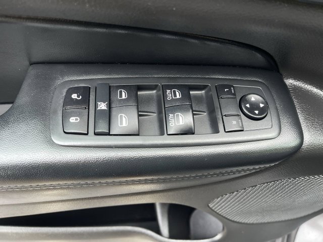 Used 2020 Jeep Grand Cherokee Altitude AWD/4WD image 24