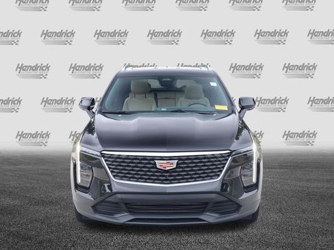Used 2024 Cadillac XT4 Luxury w/ Cold Weather Package AWD/4WD image 3