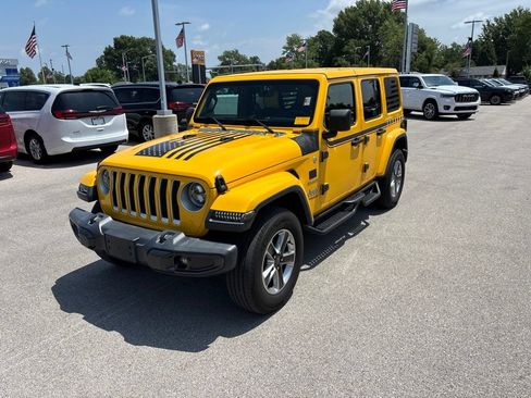 Used 2019 Jeep Wrangler Unlimited Sahara w/ Uconnect 4C Nav & Sound Group AWD/4WD image 1