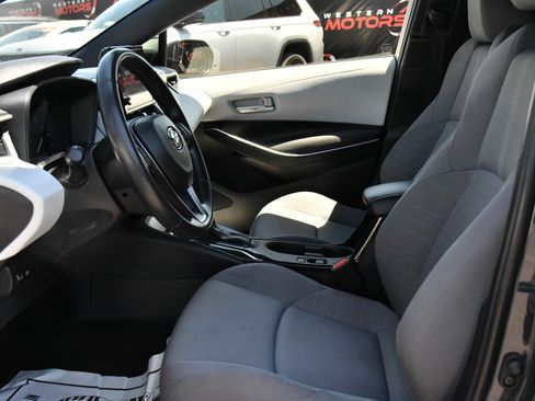 Used 2023 Toyota Corolla SE w/ SE Premium Package FWD image 17