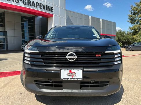 Used 2026 Nissan Kicks SR FWD image 3