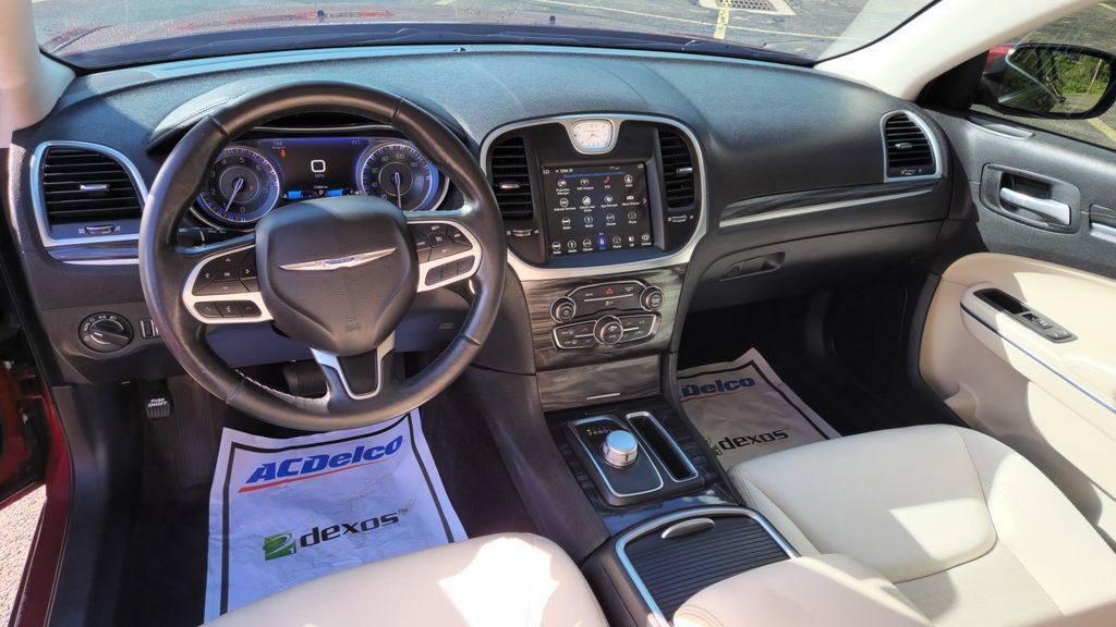 Used 2018 Chrysler 300 Touring RWD image 24