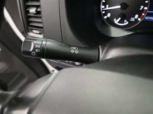 Used 2022 Nissan Frontier S image 17