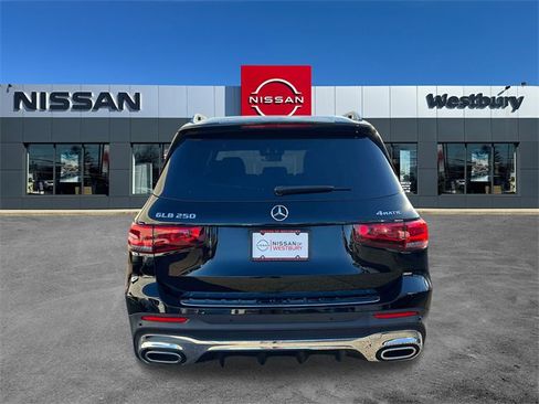 Used 2022 Mercedes-Benz GLB 250 GLB 250 w/ AMG Line image 7
