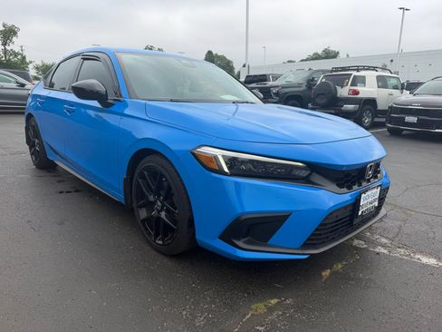 Used 2023 Honda Civic Sport image 3