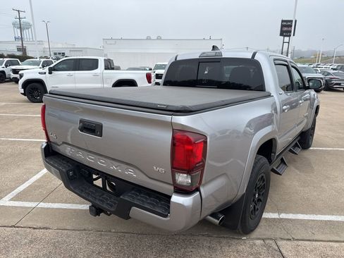Used 2021 Toyota Tacoma SR5 w/ Technology Package image 6