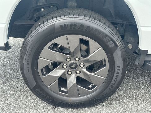 Certified 2024 Ford F150 Lightning Flash AWD/4WD image 20