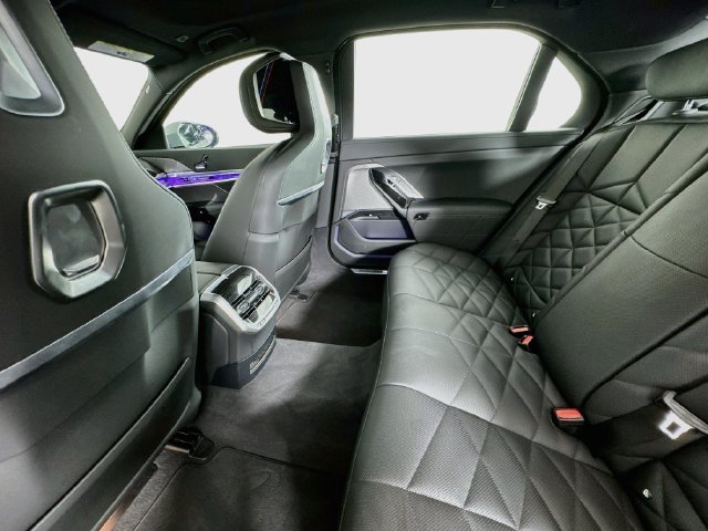 Used 2026 BMW 740i RWD image 22