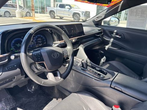 Used 2023 Toyota Crown AWD/4WD image 13