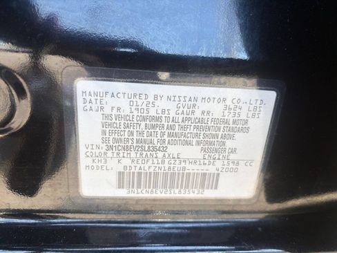 Used 2025 Nissan Versa SV FWD image 27