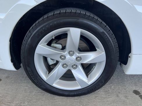 Used 2009 Mitsubishi Eclipse GS FWD image 31
