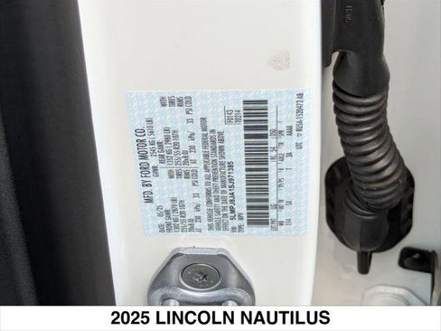 New 2025 Lincoln Nautilus Premier w/ Equipment Group 102A image 15