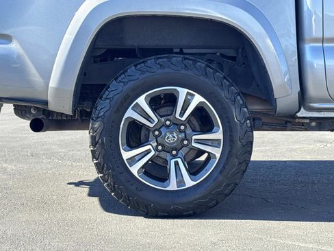 Used 2019 Toyota Tacoma TRD Sport image 30