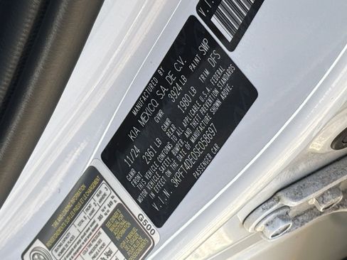 Used 2025 Kia K4 LXS image 31