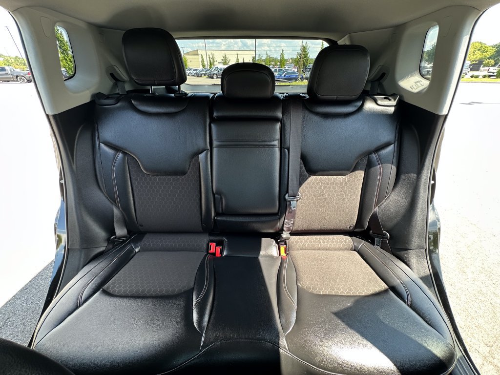 Used 2018 Jeep Compass Latitude w/ Popular Equipment Group AWD/4WD image 36