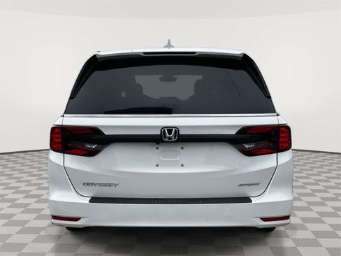 Certified 2024 Honda Odyssey Sport image 4
