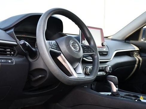 Used 2020 Nissan Altima 2.5 S FWD image 13