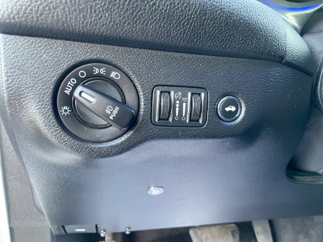Used 2016 Dodge Challenger R/T RWD image 12