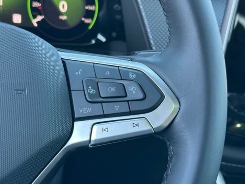 New 2026 Volkswagen Atlas Cross Sport SEL R-Line AWD/4WD image 39
