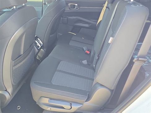 New 2026 Kia Sorento LX image 18