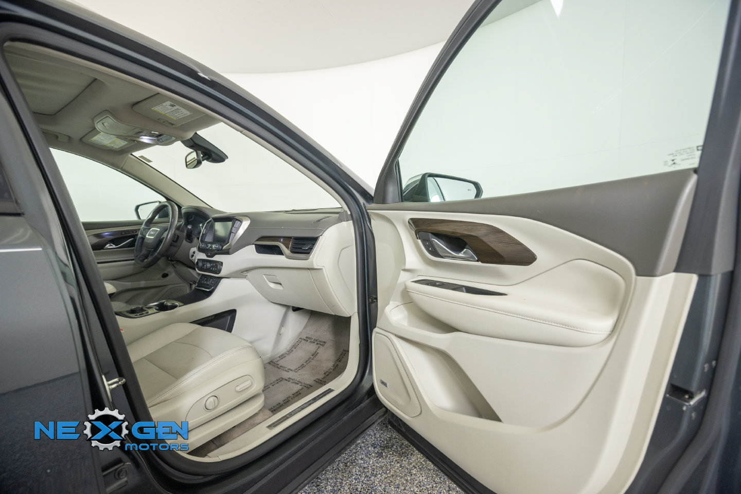 Used 2018 GMC Terrain Denali w/ Advanced Safety Package FWD image 6