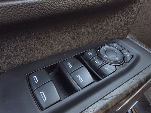 Used 2021 GMC Sierra 2500 Denali w/ Technology Package image 12