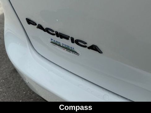 New 2026 Chrysler Pacifica Select image 30