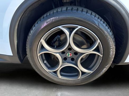 Used 2019 Alfa Romeo Stelvio Ti image 28