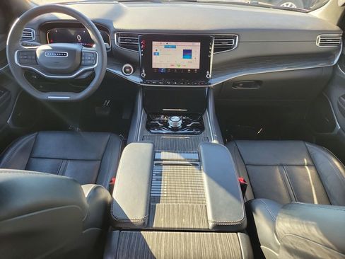 Used 2022 Jeep Wagoneer Series III image 12