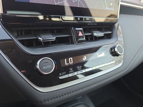 Used 2025 Toyota Corolla XLE image 23