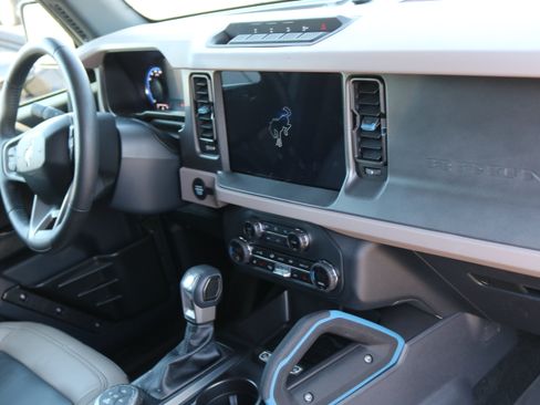 Certified 2024 Ford Bronco Wildtrak AWD/4WD image 7