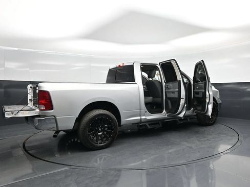 Used 2018 RAM 1500 Classic SLT RWD image 5