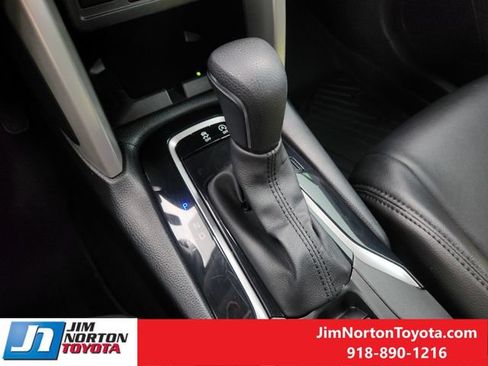 Used 2024 Toyota Corolla Cross LE FWD image 21