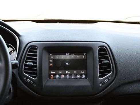 Used 2020 Jeep Compass Sport image 22