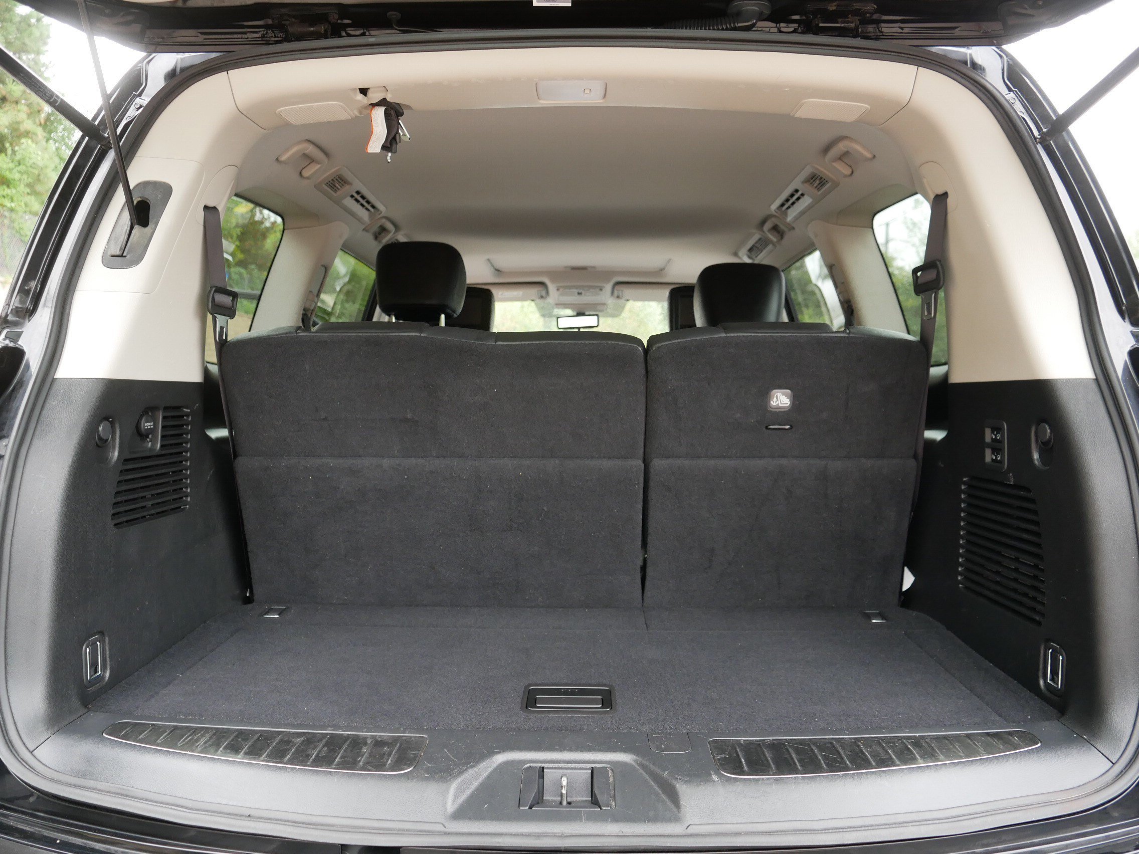 Certified 2019 Nissan Armada Platinum w/ Captain's Chairs Package AWD/4WD image 18