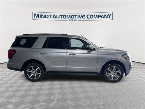 Used 2024 Ford Expedition Limited image 9