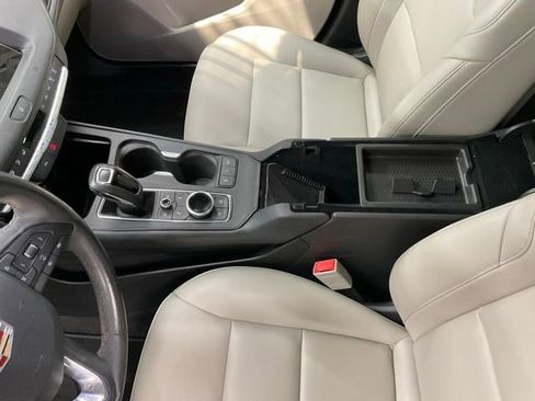 Used 2019 Cadillac XT4 Luxury FWD image 22