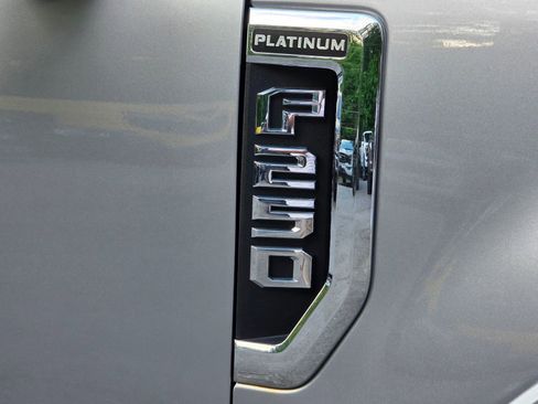 Used 2022 Ford F250 Platinum w/ Tremor Off-Road Package AWD/4WD image 40