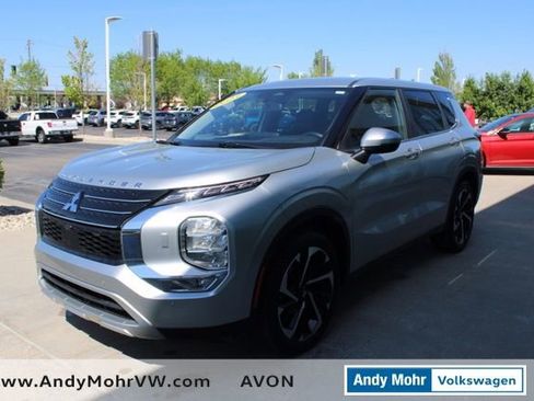 Used 2023 Mitsubishi Outlander SE AWD/4WD image 3