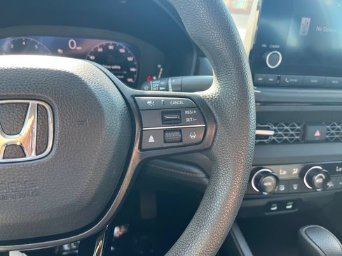 Certified 2023 Honda Accord EX image 27