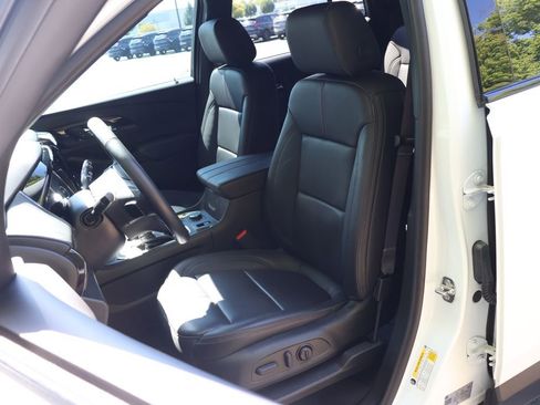 Certified 2023 Chevrolet Traverse RS w/ LPO, Floor Liner Package image 33